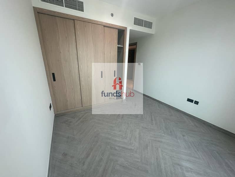 Prime location - Image 1