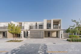 4 BR TOWNHOUSE | VASTU CORNER UNIT | LARGE LAWN