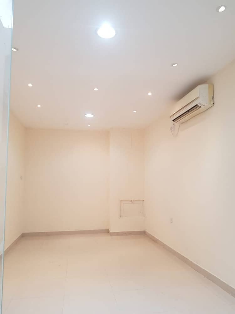 SUPERB deal! 25k for Perfect Front Shop located in Mussafah Shabiya 12 near UAE Exchange