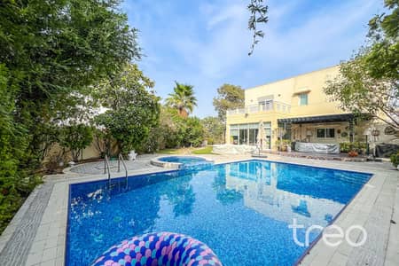 4 Bedroom Villa for Rent in The Meadows, Dubai - Corner | Upgraded | Pool | Vacant soon