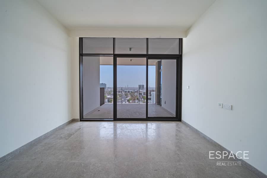 Closed Parking | Vacant | Stand Alone