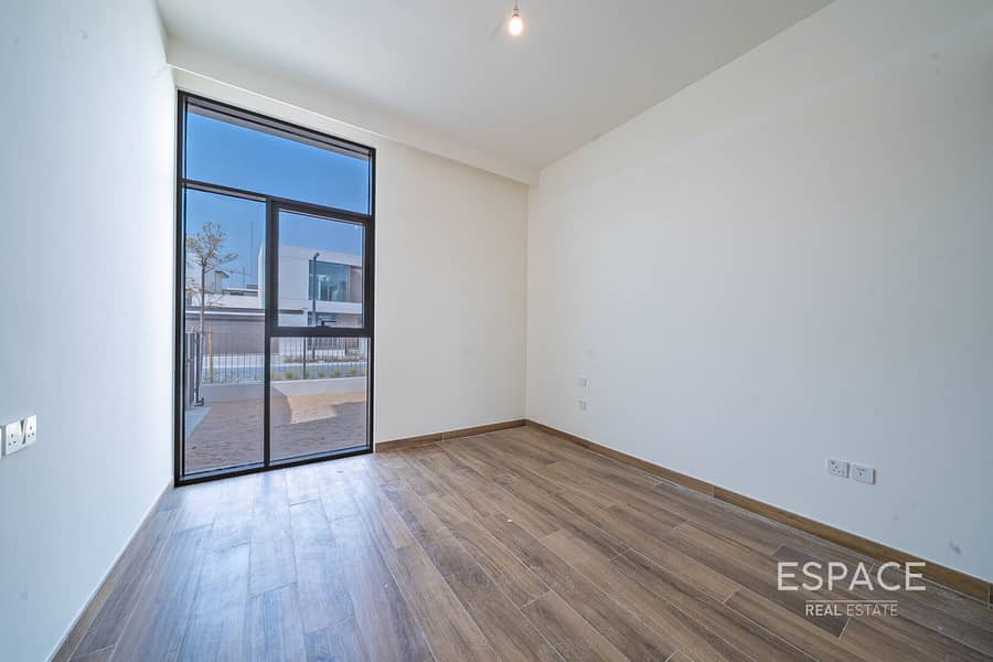 Closed Parking | Vacant | Stand Alone