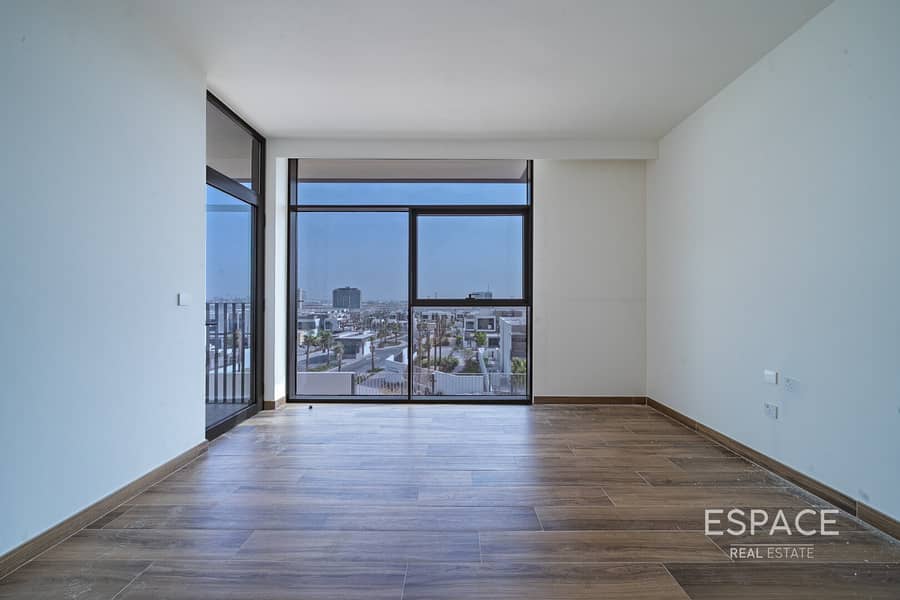 Closed Parking | Vacant | Stand Alone