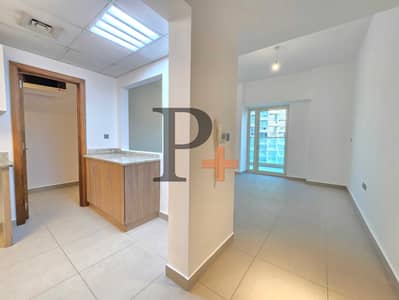 2 Bedroom Flat for Rent in Jumeirah Village Circle (JVC), Dubai - Spacious | Pantry and Study | Strategic Location