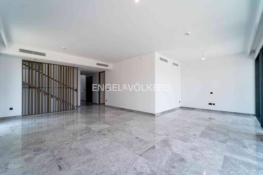 Big Plot | Corner Unit | Great Location