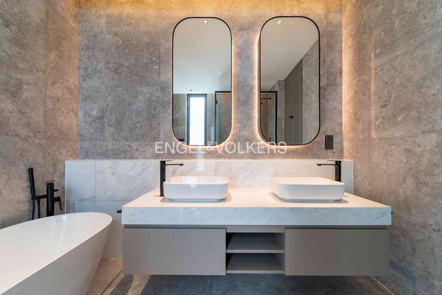 Big Plot | Corner Unit | Great Location - Image 12