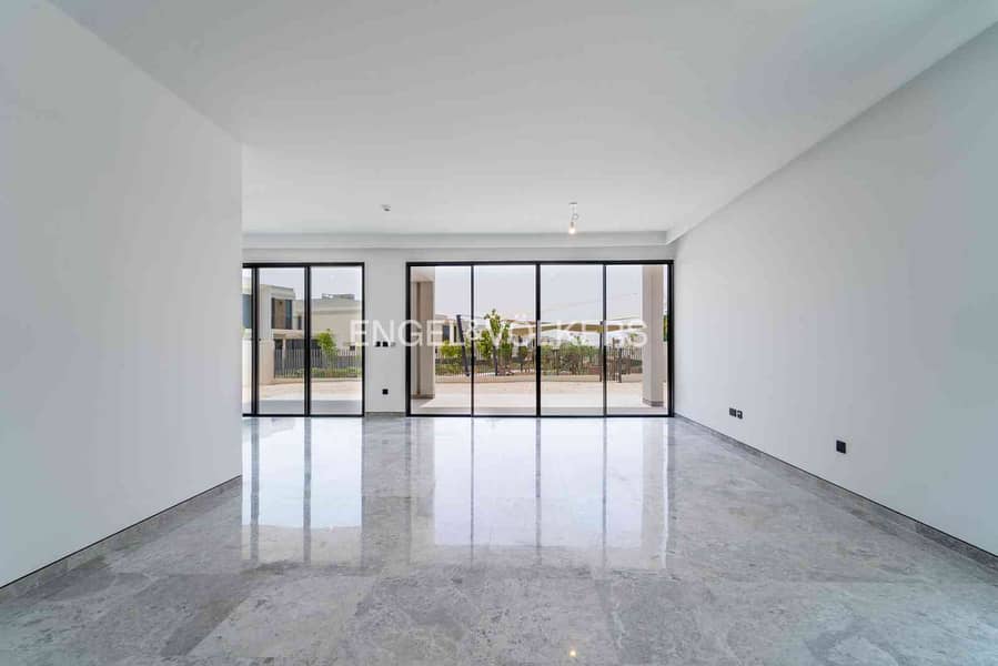 Big Plot | Corner Unit | Great Location