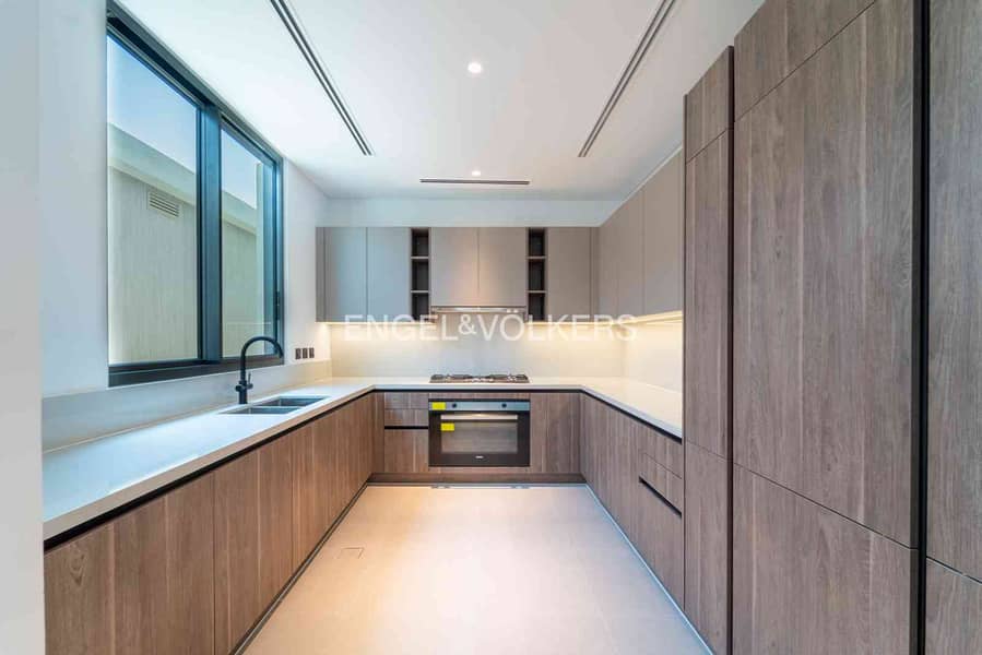 Big Plot | Corner Unit | Great Location - Image 6