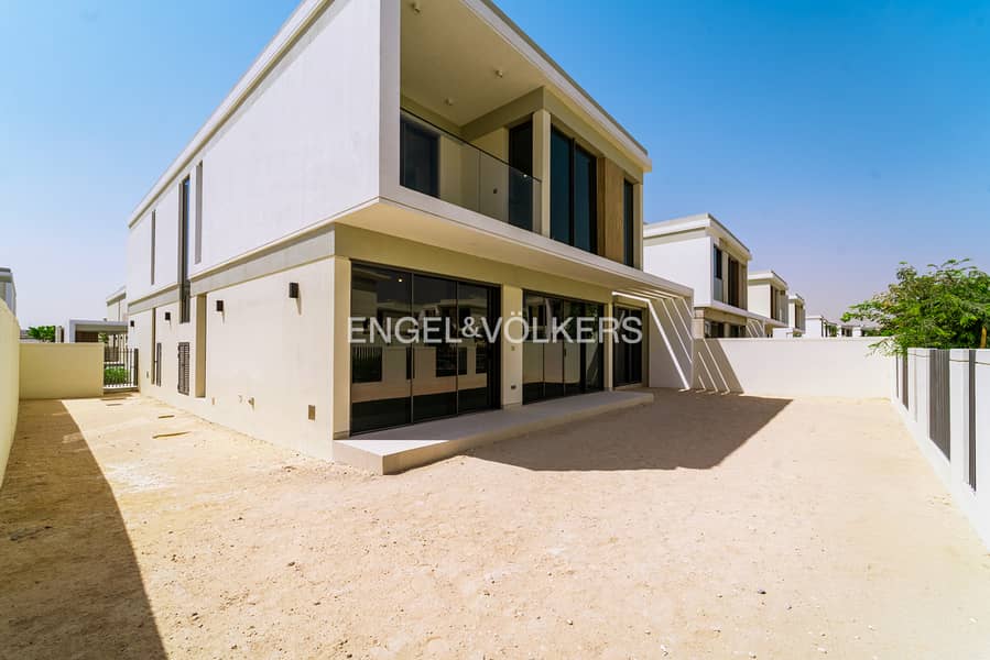 Corner Villa | Great Location | Vacant