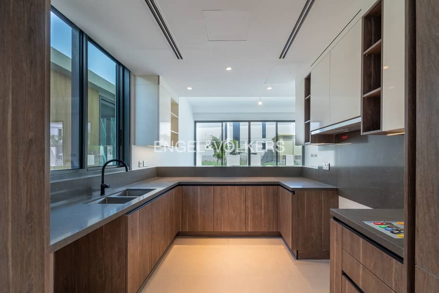 Corner Villa | Great Location | Vacant