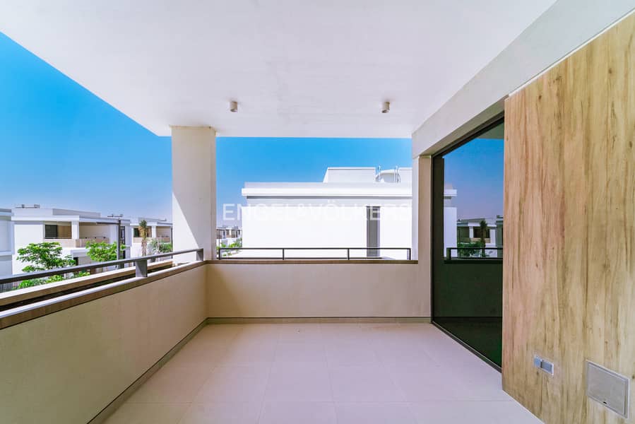 Corner Villa | Great Location | Vacant - Image 11