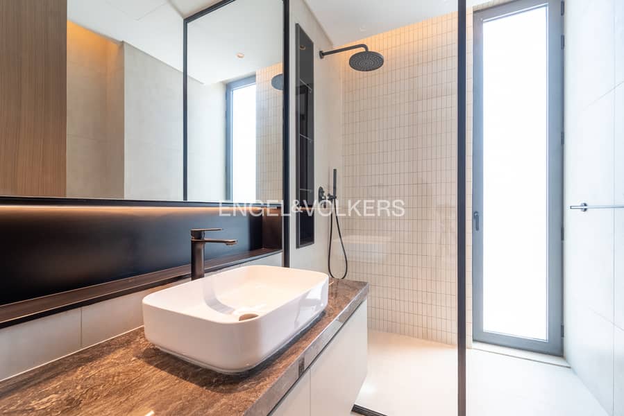 Corner Villa | Great Location | Vacant - Image 14