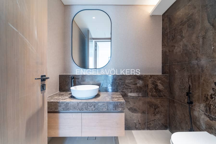 Corner Villa | Great Location | Vacant - Image 17