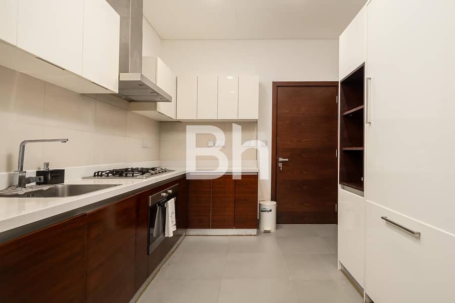 5BR Contemporary | Upgraded | Fully Furnished - Image 11