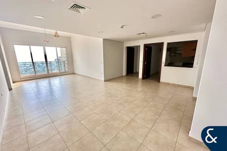 2 Bedroom Flat for Sale in Dubai Sports City, Dubai - Spacious 2 Bedroom | Vacant | Canal View