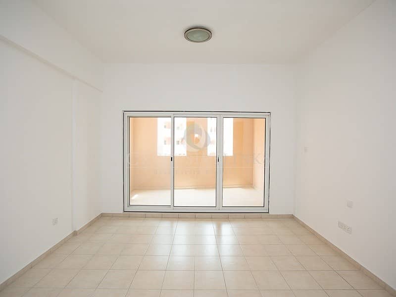 Great Studio with Balcony for rent in Gardens