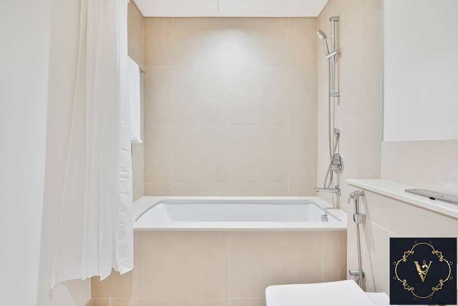 1-Bedroom Apartment in Downtown Dubai 5min to Dubai Mall Burj khalifa View and Boulevard street - Image 12