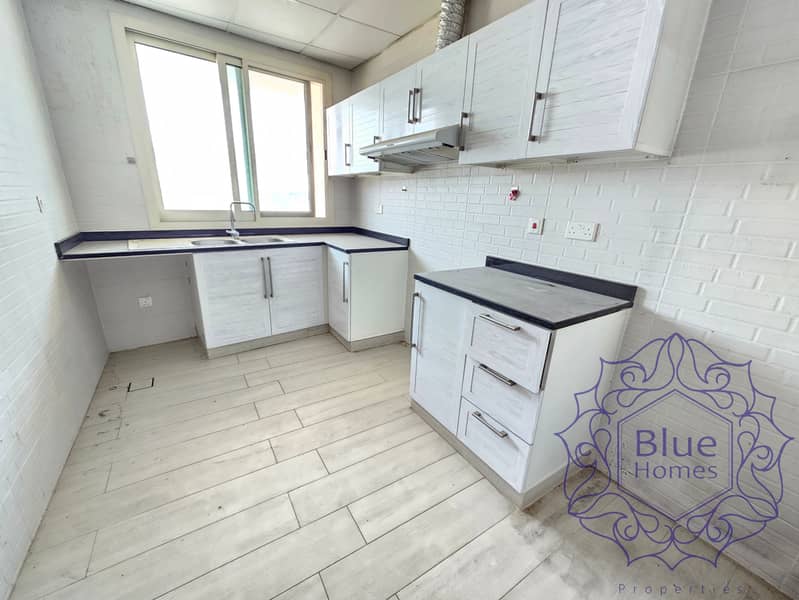 Burj khalifa view! 3BR+ store Lavish spacious near to oud metha merto