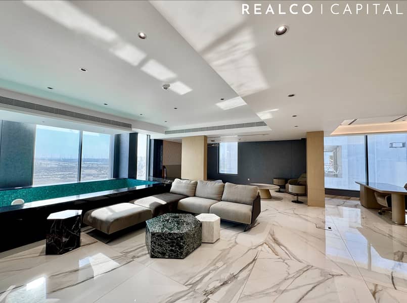 Luxurious 6 Bed Pent Suite Corner Villa