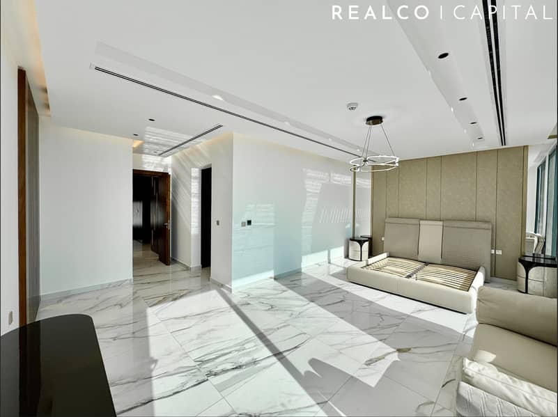 Luxurious 6 Bed Pent Suite Corner Villa - Image 8