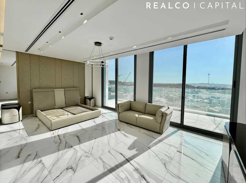 Luxurious 6 Bed Pent Suite Corner Villa - Image 9