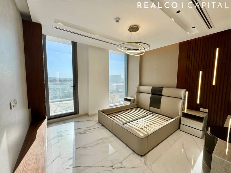 Luxurious 6 Bed Pent Suite Corner Villa - Image 11