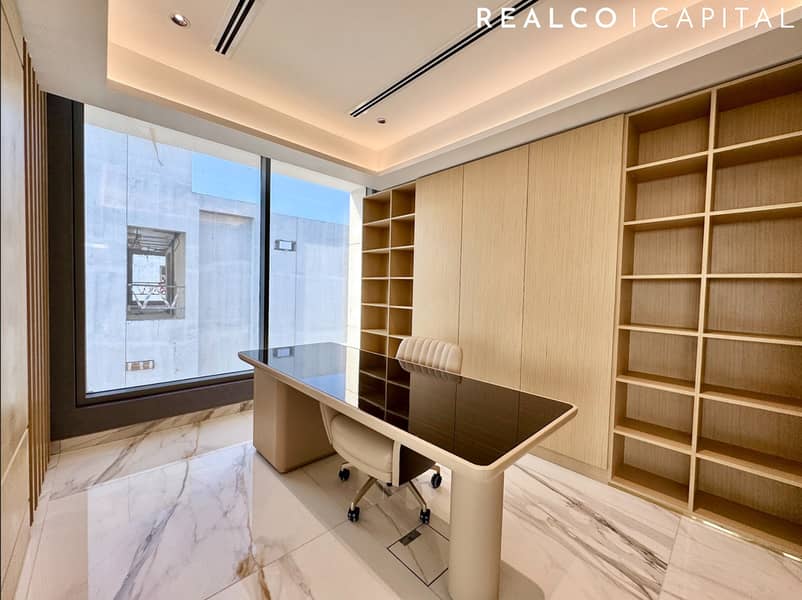 Luxurious 6 Bed Pent Suite Corner Villa - Image 13