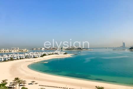 1 Bedroom Flat for Sale in Palm Jumeirah, Dubai - Sea and Burj View | Beachfront | High Floor