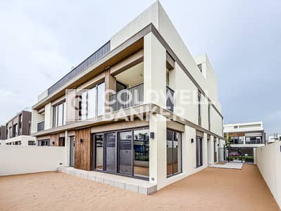 4 Bedroom Villa for Sale in Tilal Al Ghaf, Dubai - On Pool and Park | Ready to Move | Closed Kitchecn