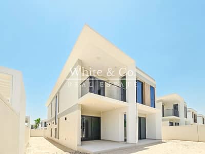 4 Bedroom Villa for Rent in Tilal Al Ghaf, Dubai - Landscaped | November | Closed Kitchen