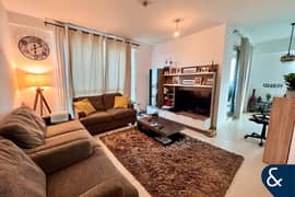 Large 2BR | Golf Course Views | Vibrant Unit