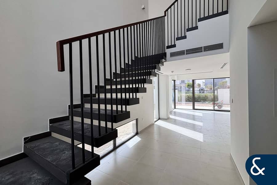 位于山谷小区，娜拉联排别墅 4 卧室的别墅 3685000 AED - 12748604