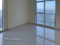 شقة في برج المنارة،الضاحية 4،مثلث قرية الجميرا (JVT) 1 غرفة 65000 درهم - 12749289