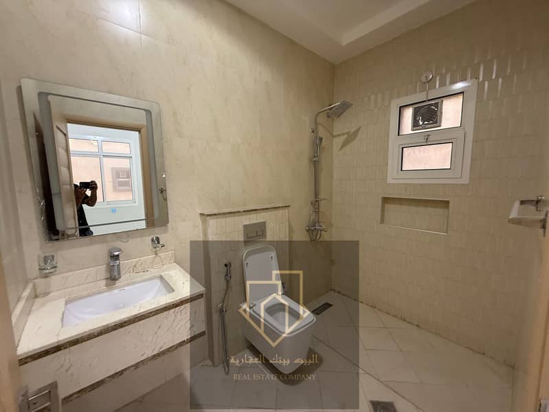 13 04bd4bd8-5814-4fb8-8373-4515ec0f9f12. jpg