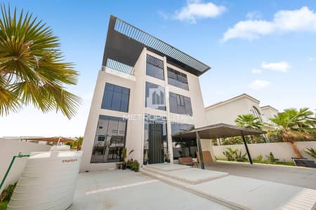 6 Bedroom Villa for Sale in Jumeirah Park, Dubai - Luxurious Villa | Huge Layout | Multiple Options