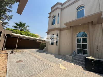 فیلا 5 غرف نوم للايجار في أم سقیم، دبي - front. jpg