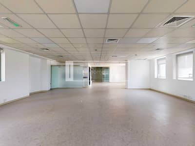 Office for Rent in Business Bay, Dubai - Spacious Office | Fully Fitted | Prime Location