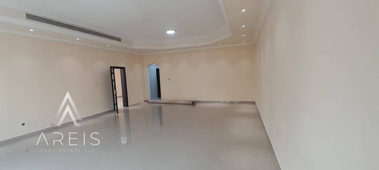 WELL MAINTAINED | SERVANT BLOCK | PRIVATE POOL | GARDEN