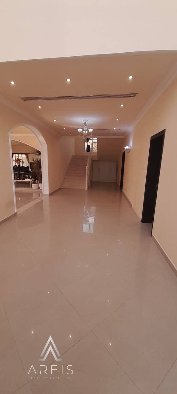 WELL MAINTAINED | SERVANT BLOCK | PRIVATE POOL | GARDEN