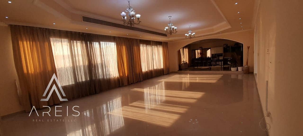 WELL MAINTAINED | SERVANT BLOCK | PRIVATE POOL | GARDEN