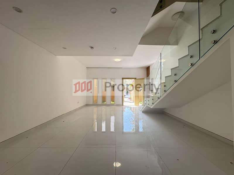 Vacant | Spacious | Prime Location - Image 9