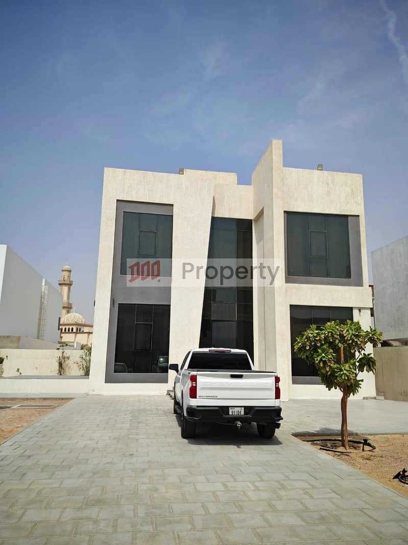 MODERN DESIGN | GREAT LOCATION | READY TO MOVE