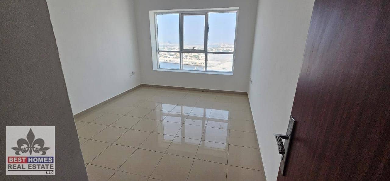 7 PT2BHK6. jpeg