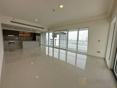 2 Bedroom Apartment for Sale in Dubai Harbour, Dubai - Marina and Partial Palm View | Luxury Living