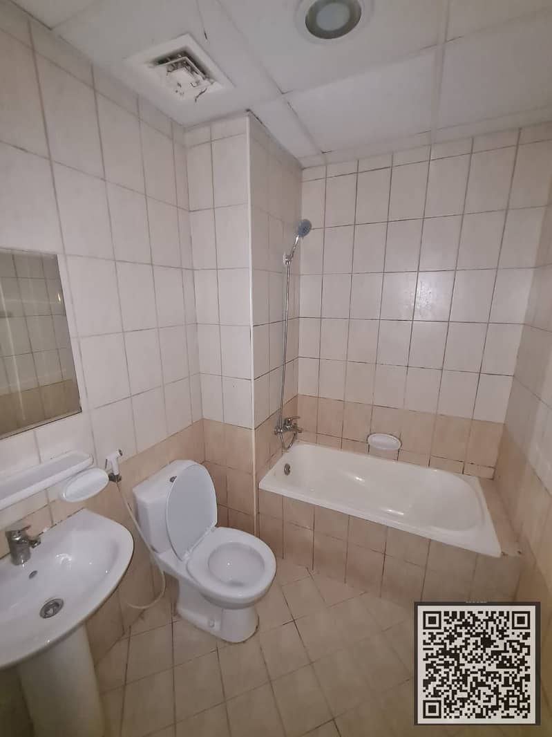 10 0edbe5a8-44a3-48df-bb3e-aede17242815. jpg