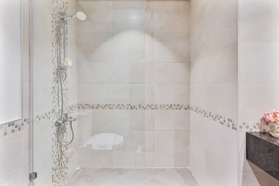 20 Full Bathroom 2. jpeg