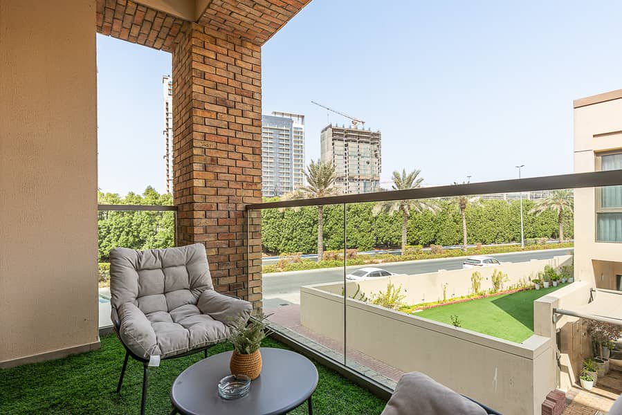 23 Balcony (4). jpeg