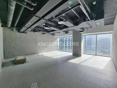 Office for Rent in Business Bay, Dubai - Prime location > Nice Views > Bright > Renovated