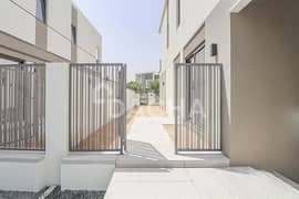 Move in Today | Largest Plot | 4 Bed Townhouse