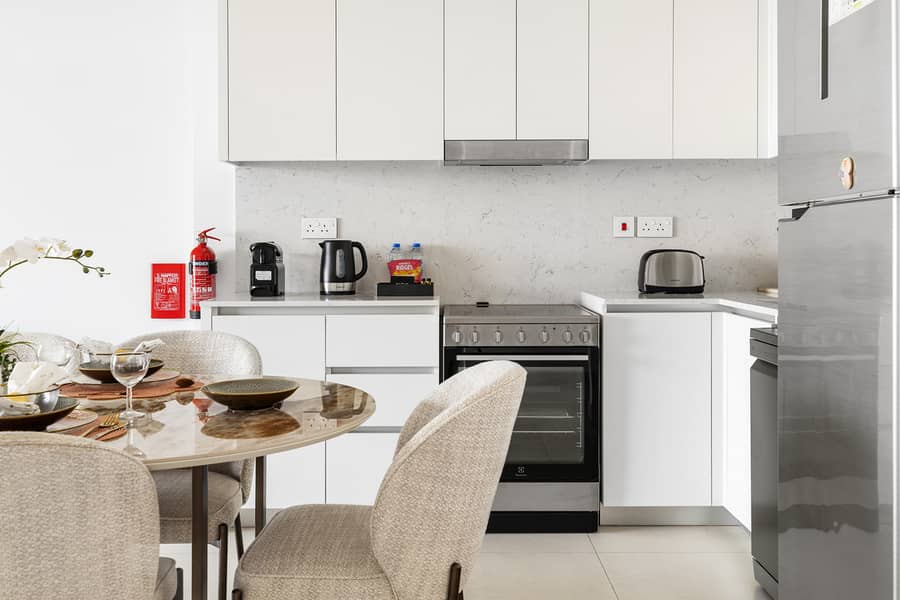 Luxury 1BR with Iconic Burj Al Arab View | Jumeirah Living - Image 12